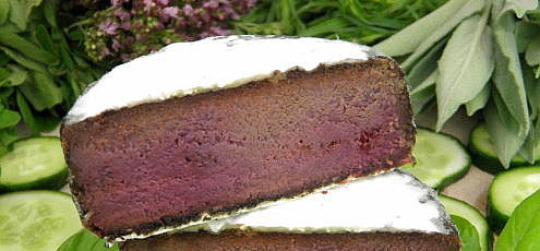 Raw vegan ružový camembert z vlašských orechov